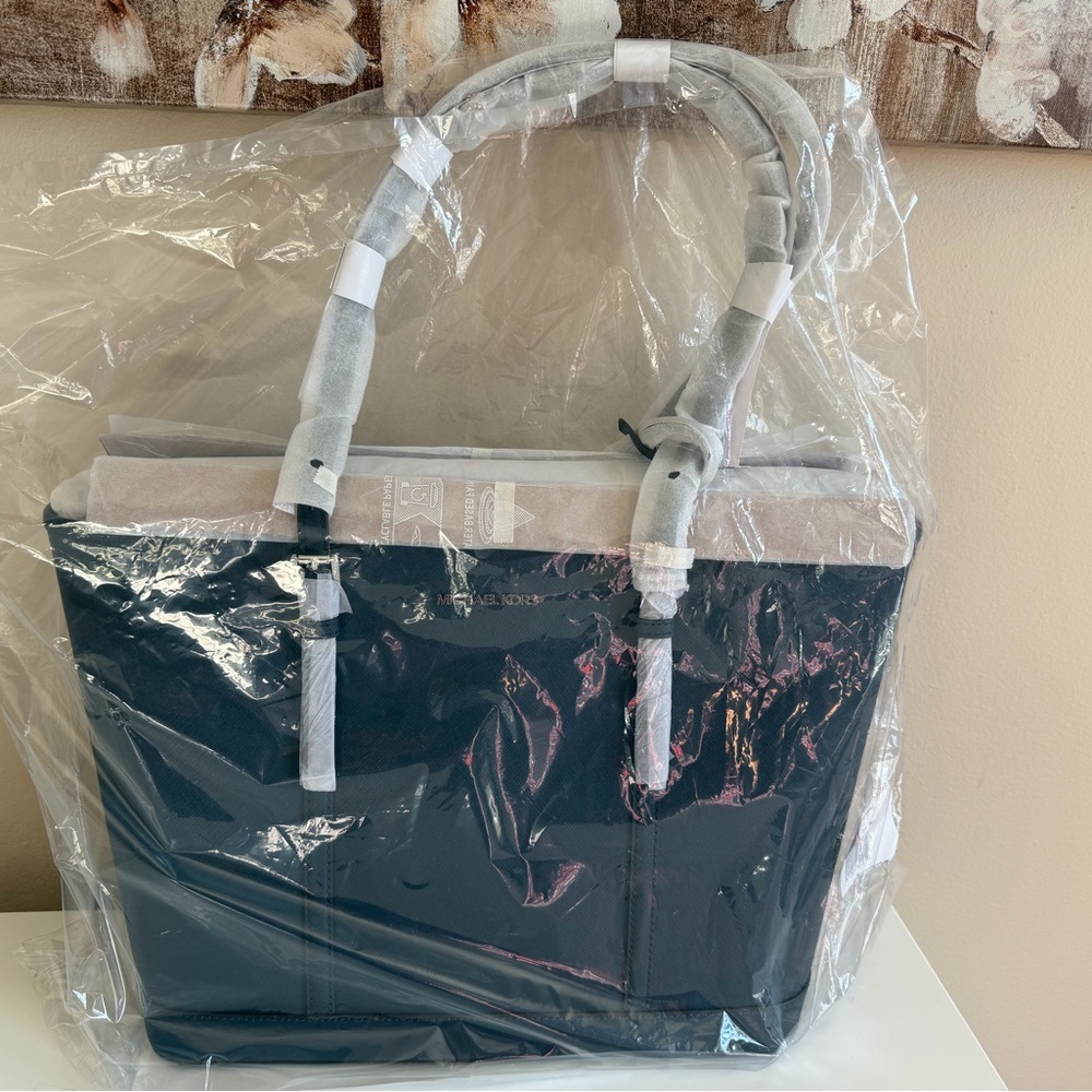 Michael Kors Jet Set Travel Large Saffiano Leather Tote Bag - Navy NWT - Picture 4 of 6